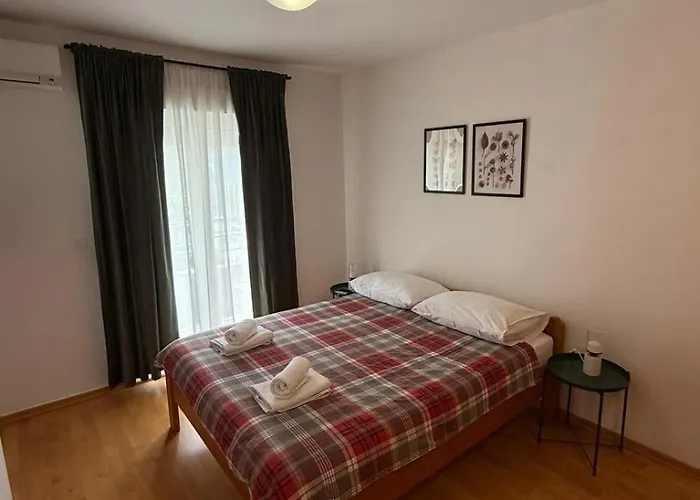 With Parking Space - 24226 特罗吉尔