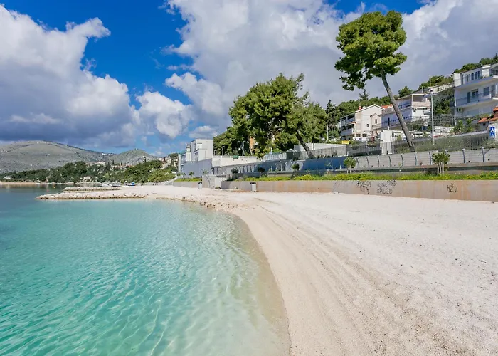 With Parking Space - 24226 Traù